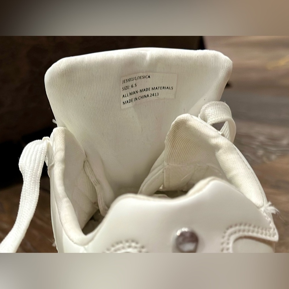 EUC Madden Girl Jesi Sneaker - Size 6.5 - Picture 10 of 12